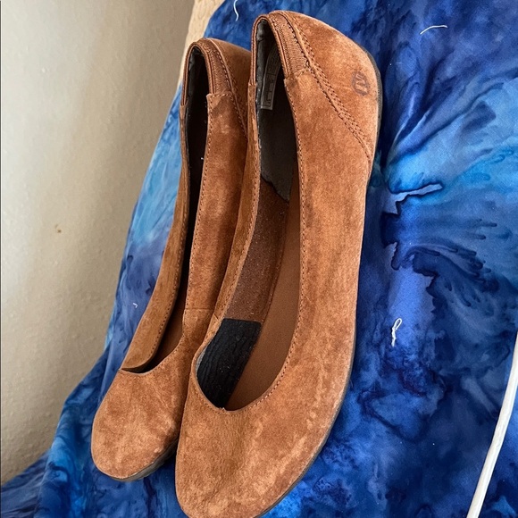 Merrell Suede Ballet Flat Size 8.5 - Picture 2 of 6